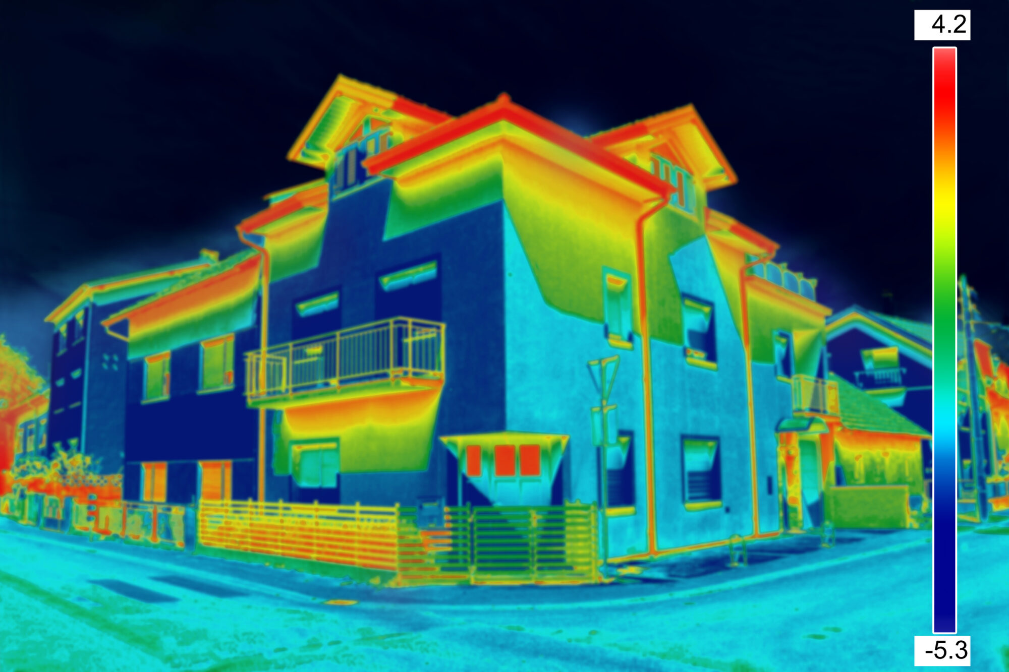 Infrared thermal image showing lack of thermal insulation for housing block.